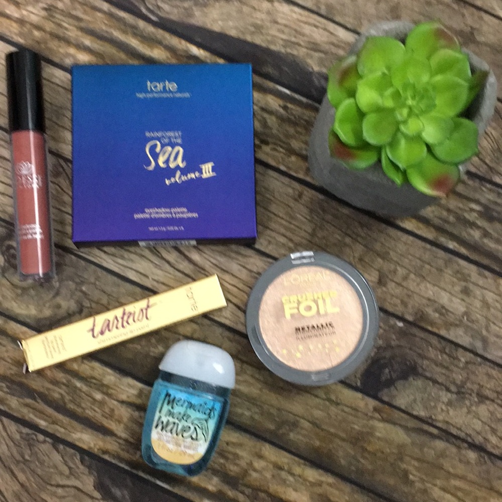 FREE GIFT WITH $35 PURCHASE
